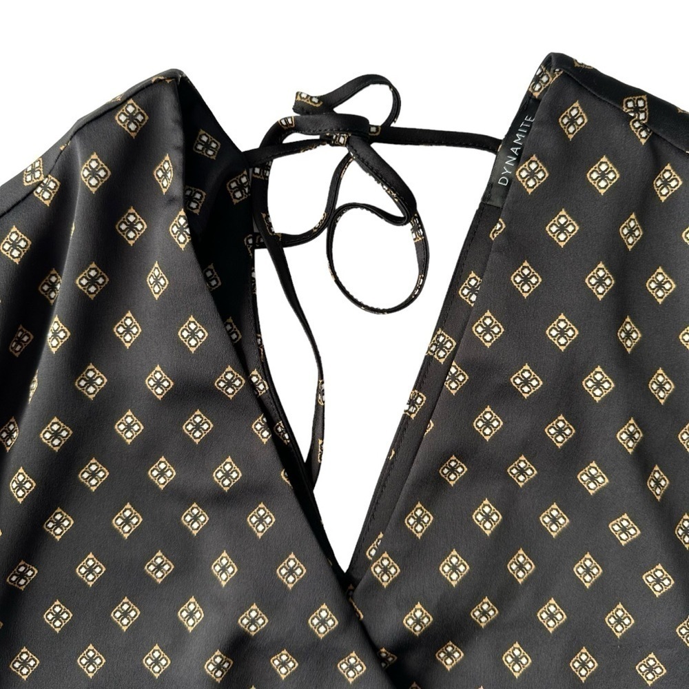 DYNAMITE V-NECK SHORT SLEEVE SATIN TOP IN BLACK WITH GOLD DETAILS  SIZE XS - Picture 3 of 11